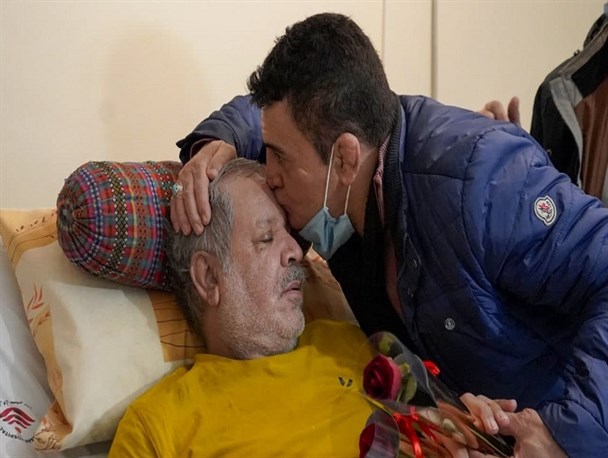 دبیر: یادمان نرود که مدیون چه کسانی هستیم/ بنا: موهبت خداوند است که این عزیزان درکنار ما هستند/ یزدانی: از جان و سلامتی خود برای ایران گذشتند