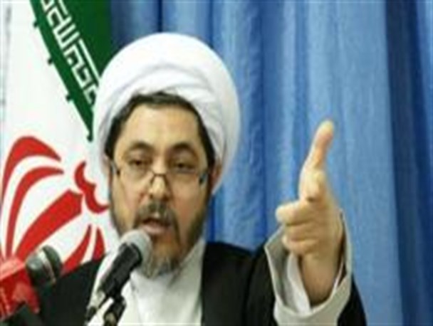 همه با ید تلاش کنیم تا جامعه را به سمتی سوق دهیم که از کوچک تا بزرگ مسبب تحقق پایه های اقتصاد مقاومتی باشند
