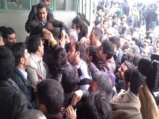 از گرفتن عکس سلفی با احمدی نژاد تا هماهنگی تمدن برای برگزاری مراسم در اراک