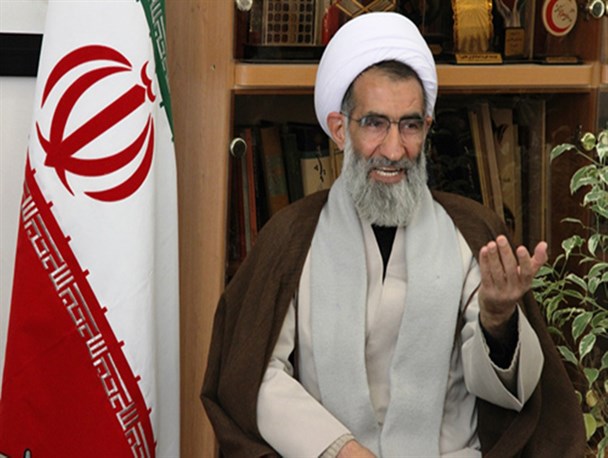 باید شعار عدالت محوری در عمل به معنای واقعی کلمه در جامعه رواج داشته باشد