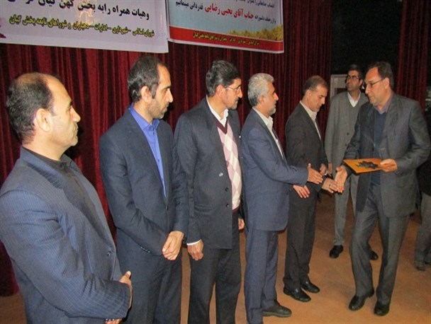 بخشدار جدید گیان نهاوند در جلسه‌ای پرحاشیه معرفی شد/ بعد از انتخابات مجلس و برجام همچنان تحریم هستم/ نهاوند 4 فرماندار دارد+ حواشی کامل و تصاویر