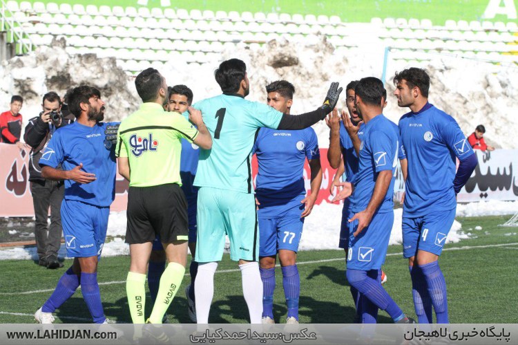 بازگشت ارتش سرخ گیلان به صدر جدول لیگ آزادگان +گزارش تصویری
