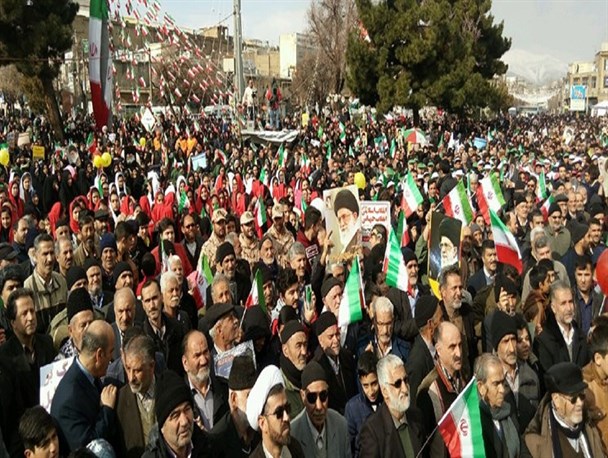 مقصر تجمل‌گرایی و حقوق‌های‌نجومی برخی‌آقایان، حاکمیت نیست