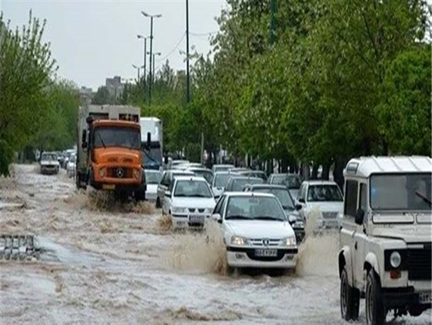 هواشناسی بروجرد نسبت به موج جدید بارش‌ها و آبگرفتگی‌ معابر هشدار داد