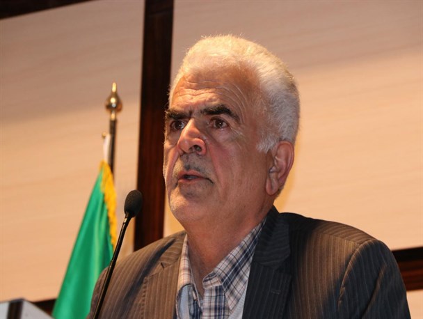 باید با افرادی که ماسک را احتکار کرده اند برخورد جدی شود