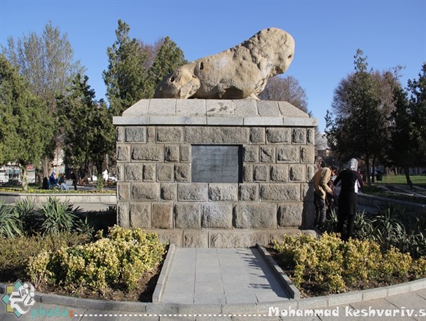 مجسمه شیر سنگی که به دستور اسکندرساخته شد