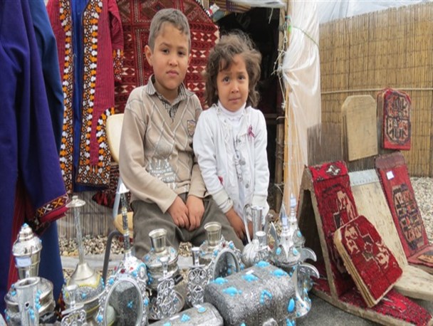 بازارچه نوروزی در محوطه برج قابوس / گزارش تصویری