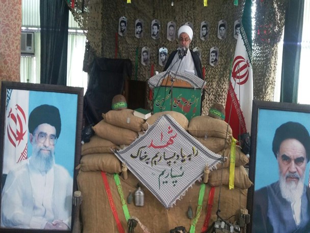 کسانی که امریکای خائن را شایسته ارتباط می دانند نشانه ای از نفوذ دشمن است
