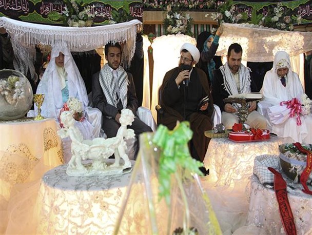 آغاز زندگی مشترک 2 زوج جوان ارومیه ای در زیارتگاه شهدای شلمچه