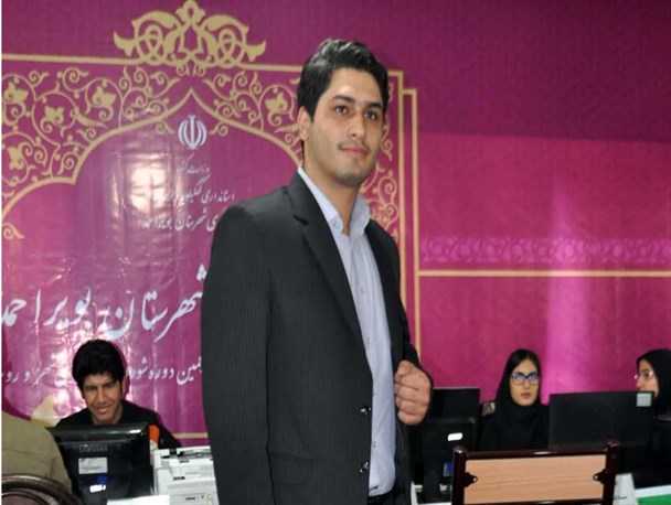 نام نویسی چهره شاخص اصولگرایان / ثبت نام کاندید زن اصلاح طلب