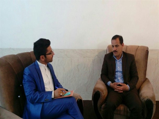 شهرداری که زندگی در روستا را به زندگی در خانه سازمانی ترجیح می دهد
