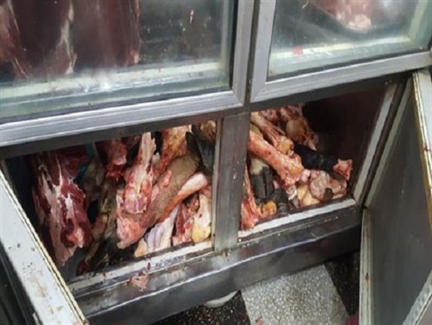 کشف ۴۵۰۰ کیلو گرم مواد غذایی فاسد در میناب