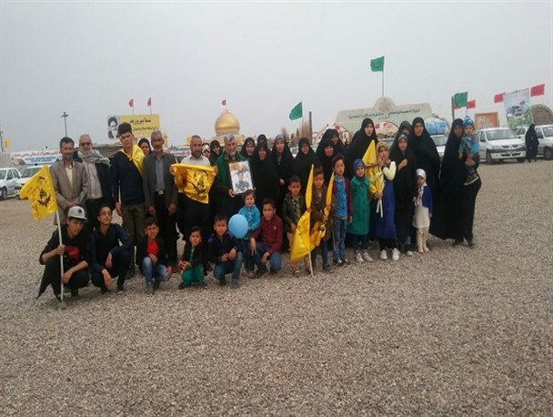 حضور خانواده شهید مدافع حرم استان مرکزی در جمع زائران کربلای ایران