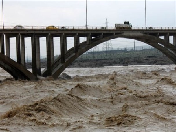 پیدا شدن جسد مرد غرق شده در آبنمای رودان/جستجو برای جسد دختر 5ساله ادامه دارد