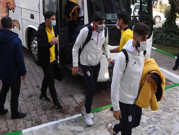 انتخابی جام جهانی فوتبال| ورود کاروان تیم ملی به مشهد مقدس/ تست کرونای استیلی منفی شد