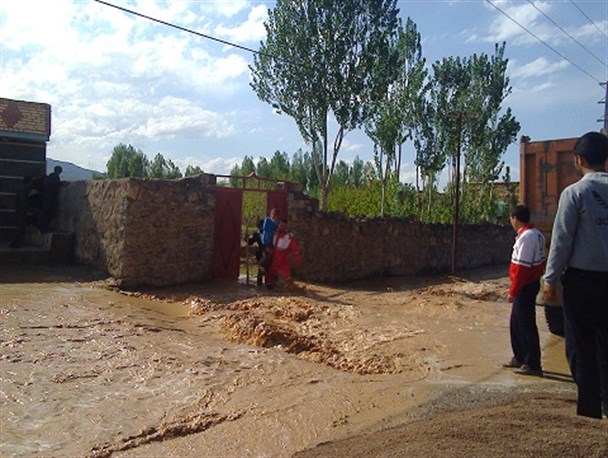 جاری شدن سیل در روستای بهلول کندی+تصاویر