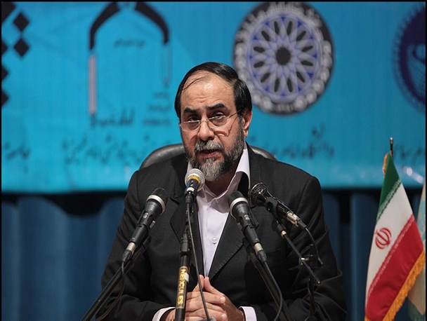 عقب ماندن دانشگاهیان از جریان انقلاب/انقلاب اسلامی نظریه‌پرداز و هنرمند کافی در اختیار ندارد