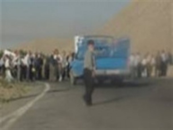 مسدود کردن مسیر عبور معاون روحانی در یک روستای کهگیلویه وبویراحمد/جلوگیری از ورود خبرنگاران به پارک ملی دنا