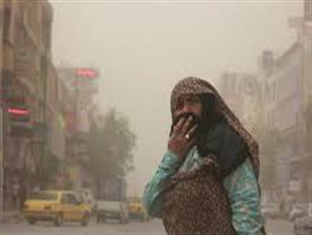 بادهای ۱۲۰ روزه سیستان باعث انتقال ریزگردها به هرمزگان است/۲۱۰ هکتار از اراضی استان کانون بحران فرسایش است