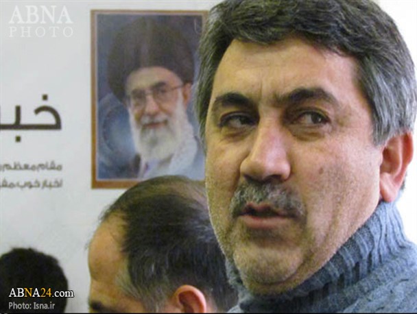پیکر شهید حسین زاده بر دوش دانشگاهیان تشییع شد/ مجلس شام غریبان در مسجد سید حمزه برگزار می‌شود