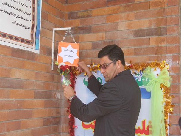 زنگ سلامت در مدارس شهرستان طنین انداز شد/ فرهنگسازی و ارتقاء دانش سلامت شهروندی
