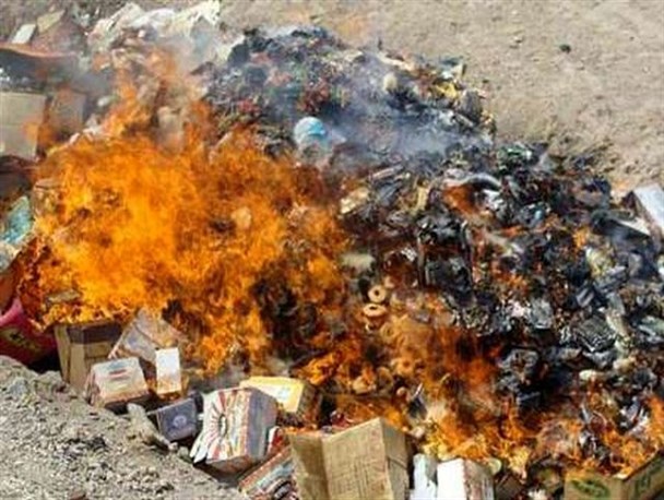 معدوم سازی 4 تن مواد غذایی فاسد در نهاوند