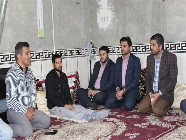 دیدار پرسنل اداره کار و بانک توسعه تعاون با کارگران حادثه دیده کردکوی+تصاویر