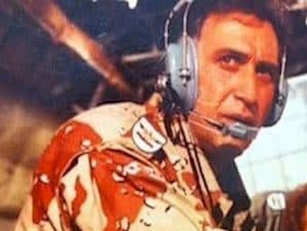 روایت احمد نجفی از زمین خوردن نیروی گردن کلفت دلتافورس امریکا در صحرای طبس/آبروی امریکا در دنیا رفت