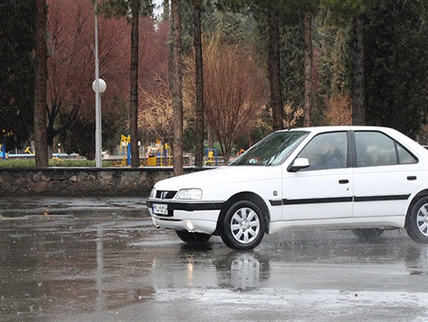 تشدید بارش در نیمی از کشور با فعالیت سامانه بارشی جدید/ آسمان تهران نیمه ابری، گاهی با وزش باد شدید پیش‌بینی می‌شود