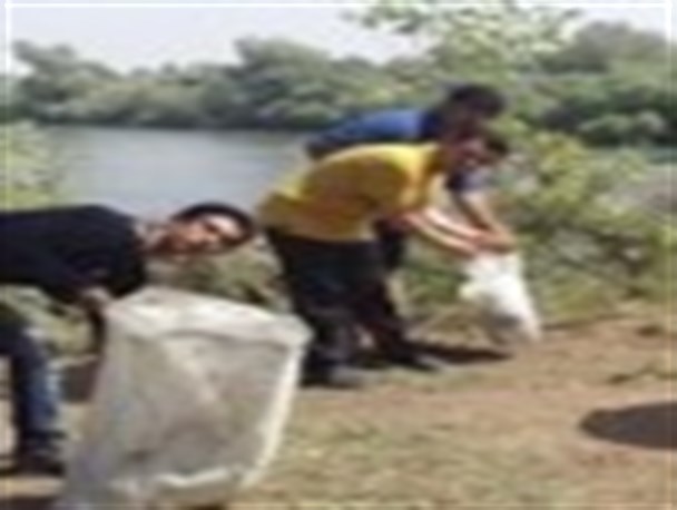 بخشی از حاشیه رودخانه کارون پاکسازی شد+ تصاویر
