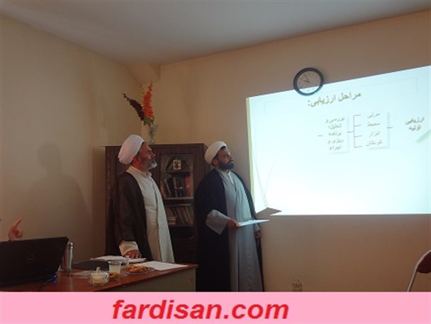 نماینده ولی فقیه سپاه البرز از کارگاه آموزشی مربیان مهدهای قرآنی بازدیدکرد