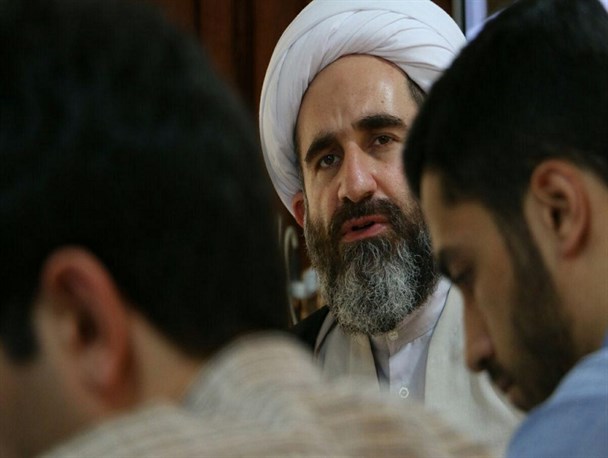 دفاع در سوریه دفاع از خط مقاومت است/ نه تنها دیوار تحریم شکسته نشد بلکه دشمن غارتگر هم شد
