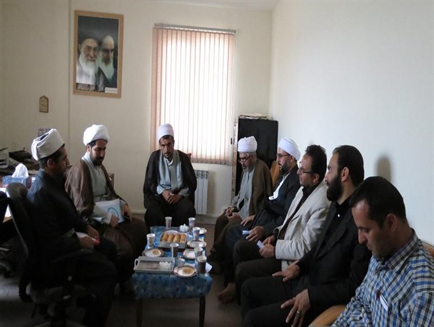صاحبان قلم واندیشه می توانند درمورد شخصیت امام شافعی (رض) مقاله ارائه دهند