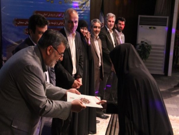 تقدیر از خیرین مدرسه دار استان سمنان + تصاویر