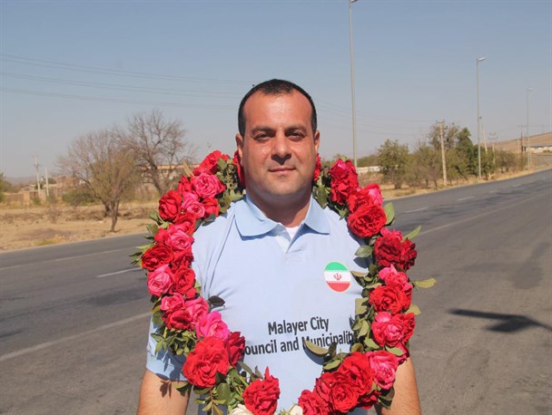 ورزشکار ملایری قهرمان وزنه‌برداری پیشکسوتان ایران شد