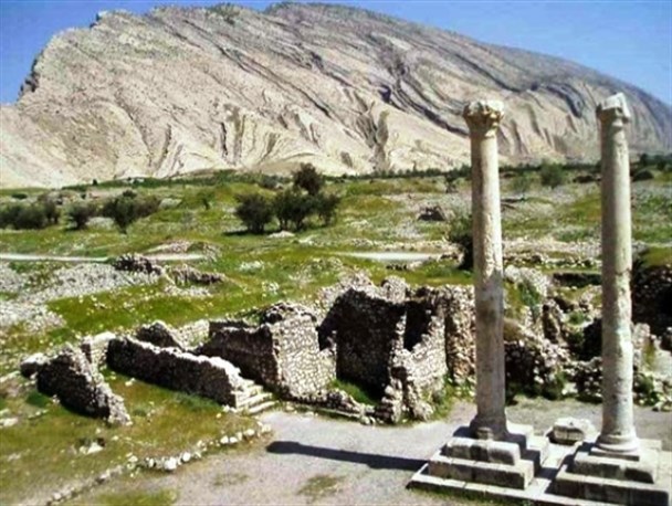 حفاران غیر مجاز در محدوده مجموعه طبیعی تاریخی بیشاپور دستگیرشدند