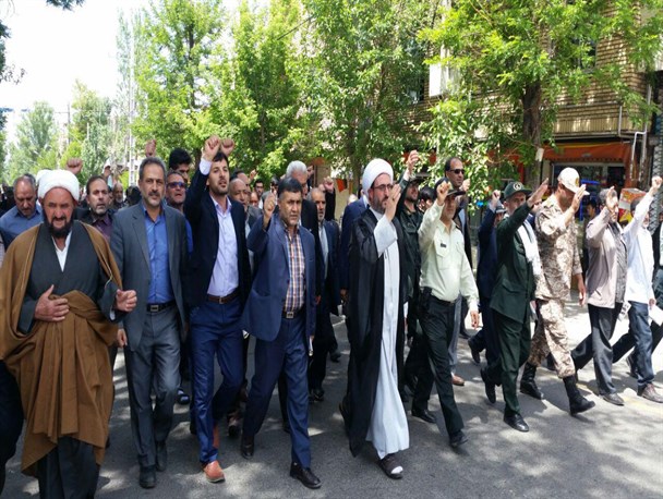 نمازگزاران مشگین‌شهری در محکومیت آل خلیفه و در حمایت از شیخ عیسی قاسم راهپیمایی کردند