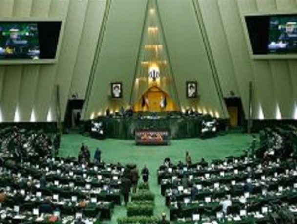 فشار نمایندگان اصفهان در مجلس برای رسیدگی به وضعیت آب استان/تلاش برای کاهش تعرفه انرژی