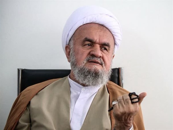 مؤمنان در روز عید فطر جشن سعادت و رستگاری می‌گیرند