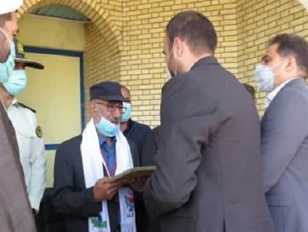 ورزشکار ملایری مدال آسیایی خود را به خانواده شهید مدافع حرم اهدا کرد