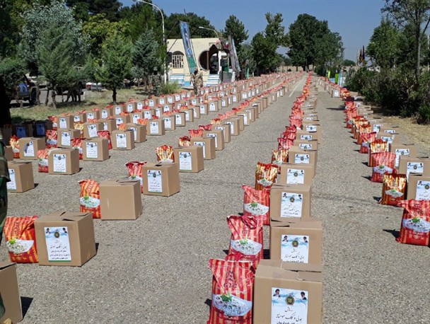 ۷۵۰ بسته‌معیشتی کمک مومنانه بین نیازمندان پلدختر و معمولان توزیع شد+عکس