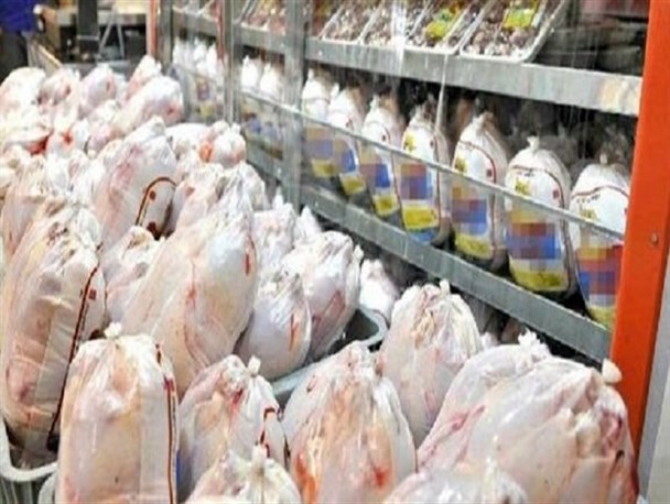 قیمت مرغ در جنوب شرق کشور از قفس پرید/ بازهم کنترل نرخ گوشت سفید از دست دولت خارج شد