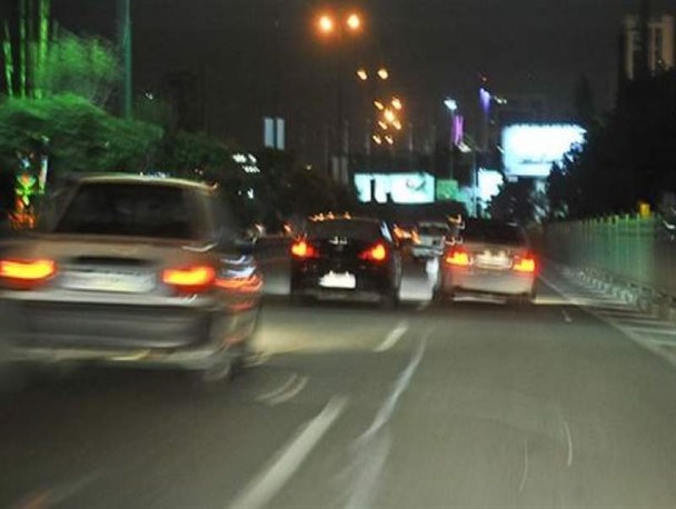 بازی مرگبار با حرکات نمایشی در زاهدانی/ رئیس پلیس راهور: با کورس‌های شبانه به شدت برخورد می‌شود