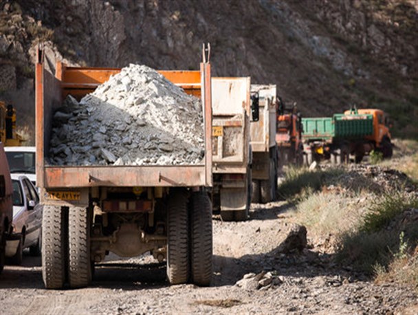 جولان دلالان در نبود دفاتر فروش مصالح ساختمانی/ افزایش خودسرانه قیمت شن‌ و ماسه امان مردم را برید