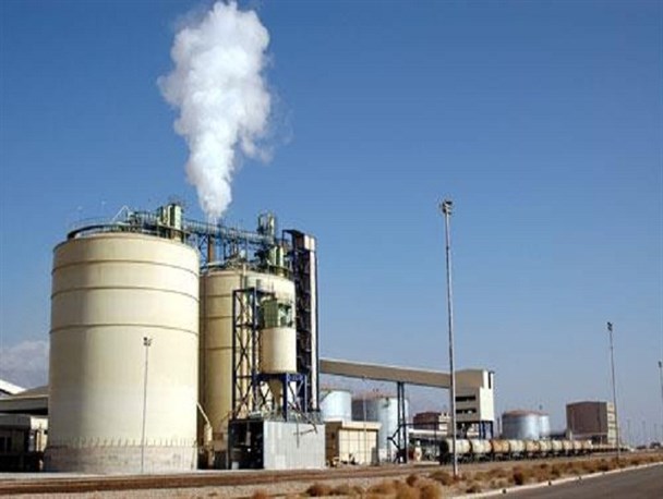 اولویت بکارگیری نیرو در کارخانه آلومینا با افراد بومی است