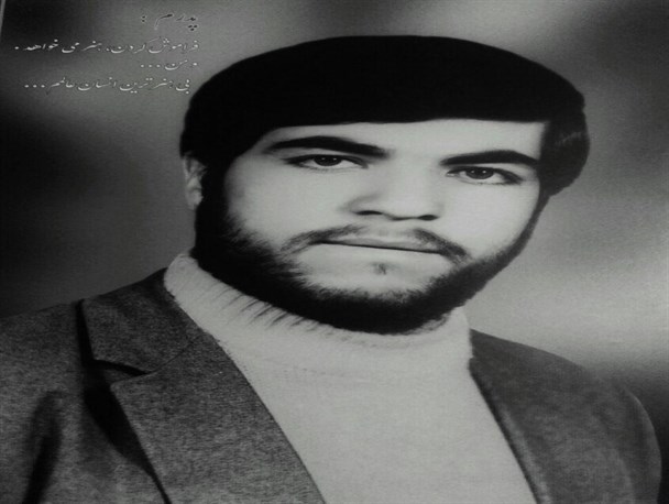 فرمانده تیپ 32 انصارالحسین(ع) همدان با خانواده شهید "نیرپناه" دیدار کرد