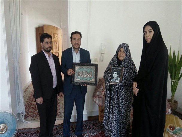 بازدید رئیس بنیاد شهید و امور ایثارگران کوهپایه از خانواده شهدا+ تصاویر