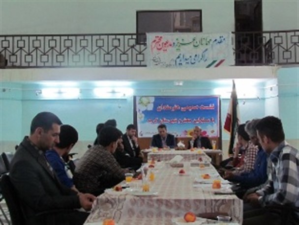 تلاش هنرمندانه عامل ایجاد نشاط در جامعه است