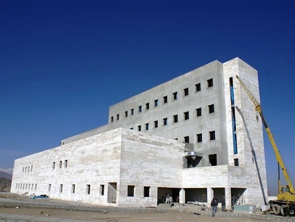 مسئولین برای بیمارستان فارابی نسخه پیچیدند/ نمکی که بر زخم 25 ساله مردم الیگودرز پاشیده شد