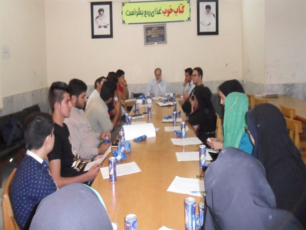 نخستین نشست داستان نویسان تایباد برگزارشد